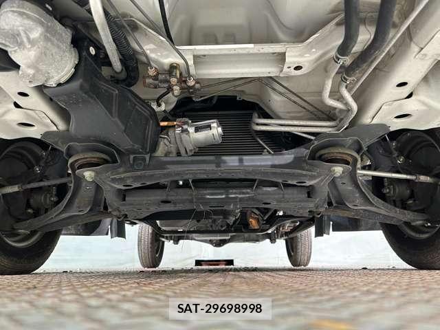 Nissan CLIPPER 2018-05 8209327-28
