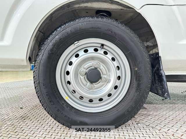 Nissan CLIPPER 2021-05 8209325-26