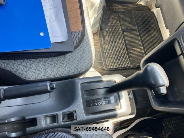 Nissan CLIPPER 2018-02 8367904-15