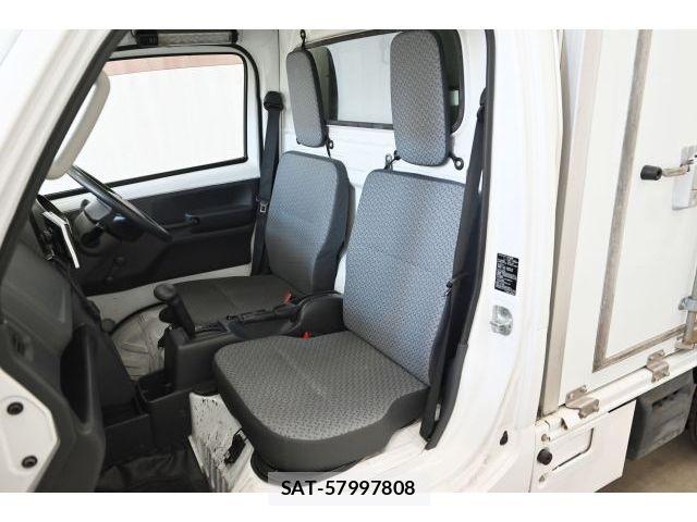 Nissan CLIPPER 2018-06 8526394-12