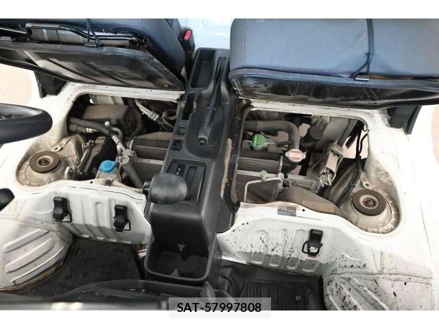 Nissan CLIPPER 2018-06 8526394-22