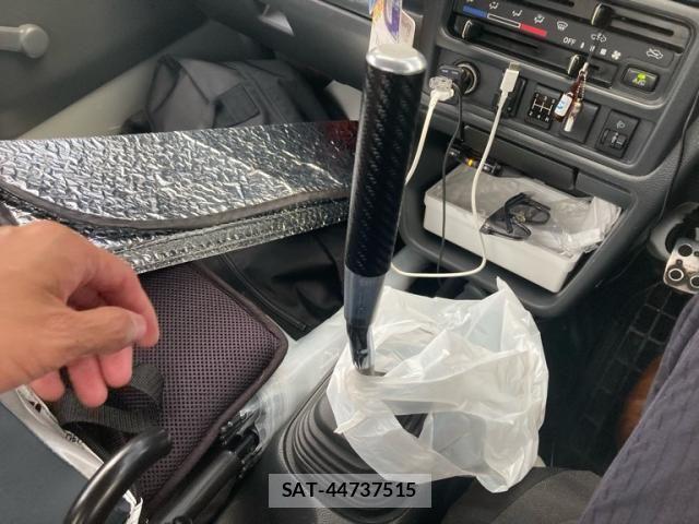 Nissan CLIPPER 2014-09 8830913-13