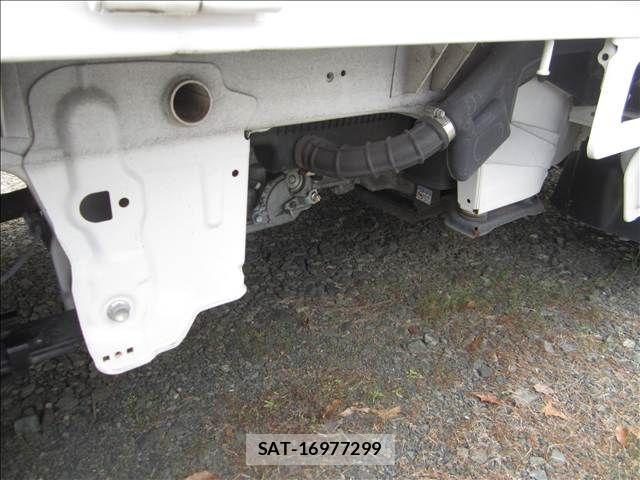Nissan CLIPPER 2018-04 8850240-4