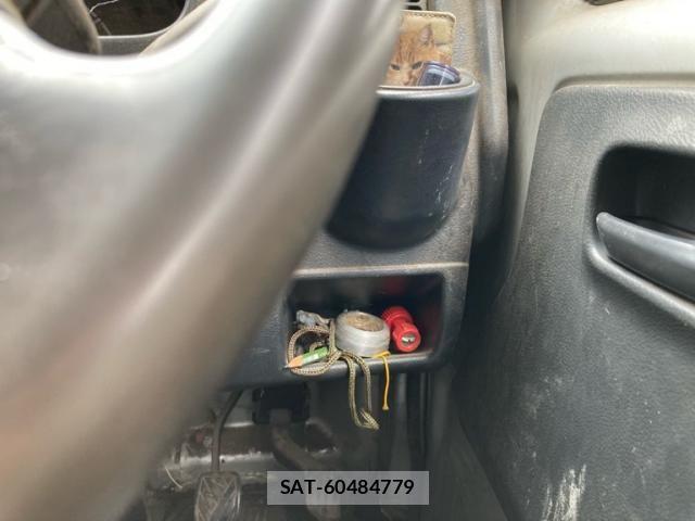 Nissan CLIPPER 2016-11 8881345-13