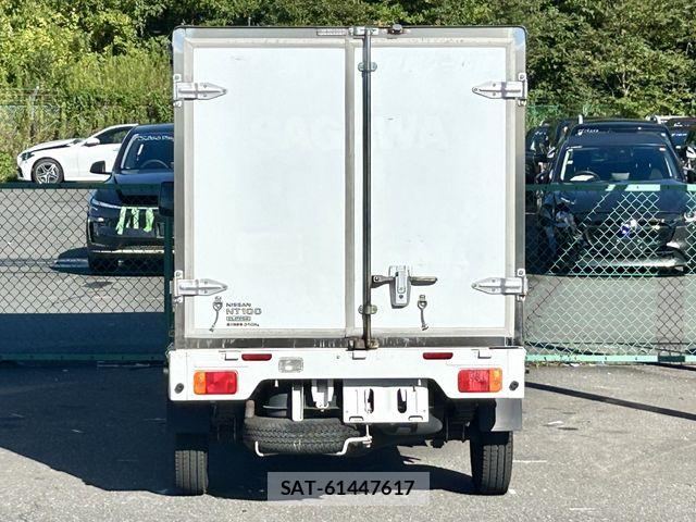 Nissan CLIPPER 2020-01 8884109-10
