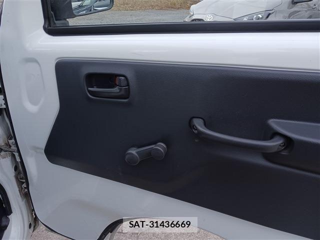 Nissan CLIPPER 2019-11 1586784-11