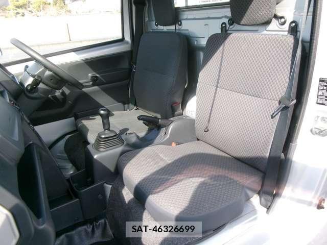 Nissan CLIPPER 2017-01 6305741-10