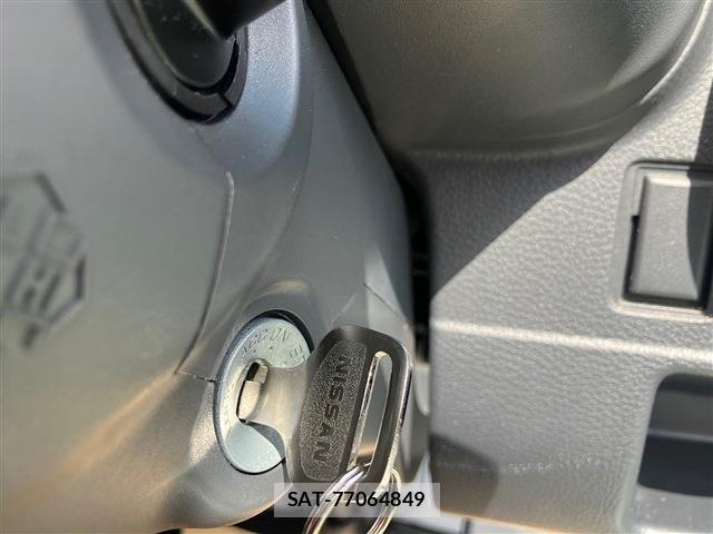 Nissan CLIPPER 2023-10 7562594-6