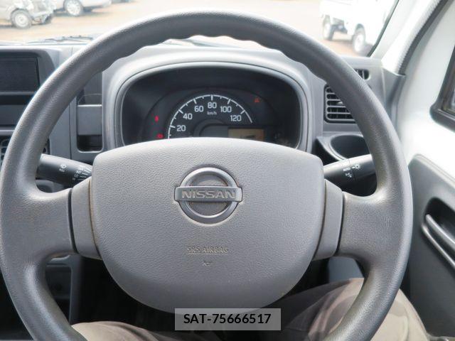 Nissan CLIPPER 2023-04 8100973-10