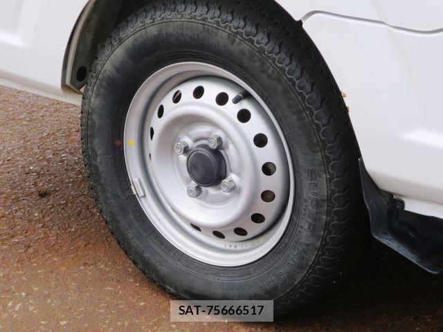 Nissan CLIPPER 2023-04 8100973-18