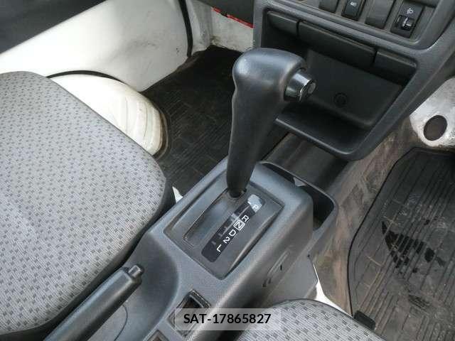 Nissan CLIPPER 2016-09 8355266-27