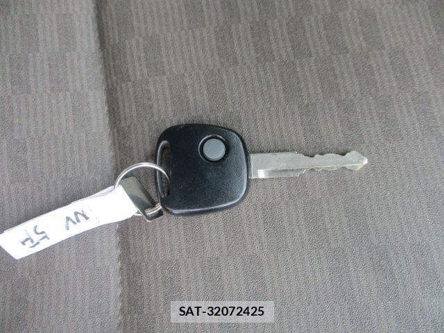 Nissan CLIPPER 2023-04 1303535-16
