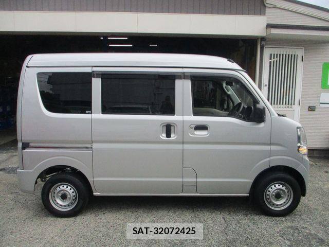 Nissan CLIPPER 2023-04 1303535-27