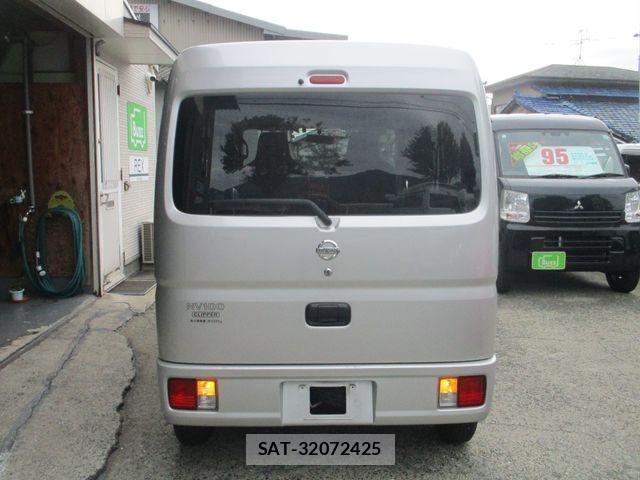 Nissan CLIPPER 2023-04 1303535-29