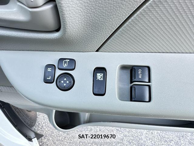 Nissan CLIPPER 2024-05 2031816-17