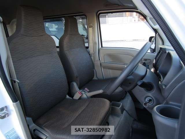 Nissan CLIPPER 2024-02 2318561-4