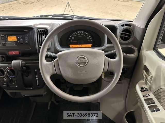 Nissan CLIPPER 2017-09 4756457-12