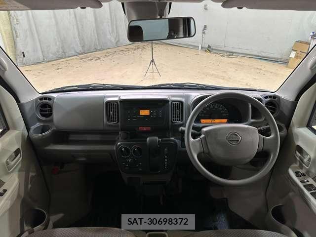 Nissan CLIPPER 2017-09 4756457-17