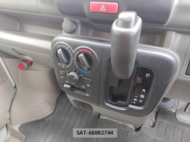 Nissan CLIPPER 2017-02 6673036-14