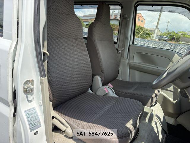 Nissan CLIPPER 2017-03 6677355-18