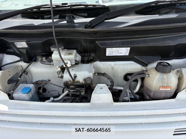 Nissan CLIPPER 2016-07 6677362-17