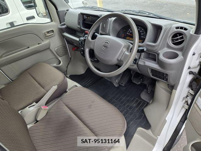 Nissan CLIPPER 2017-09 7329082-12
