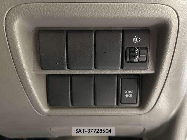 Nissan CLIPPER 2018-06 7329084-11