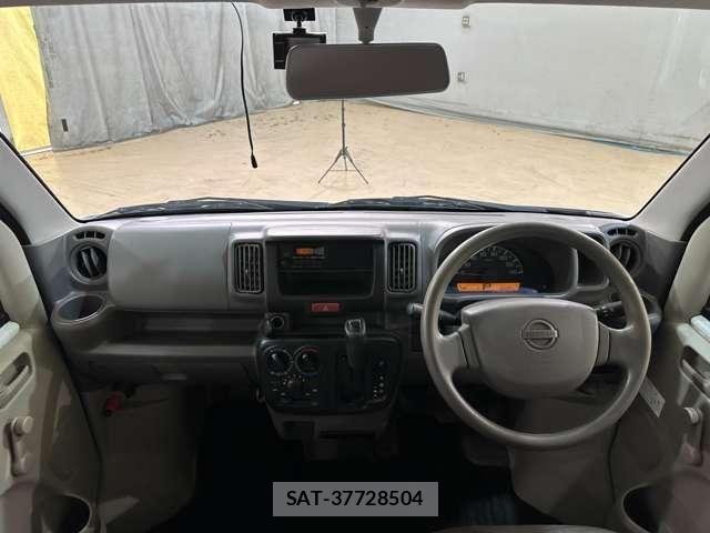 Nissan CLIPPER 2018-06 7329084-12