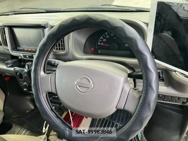 Nissan CLIPPER 2017-03 7393383-12