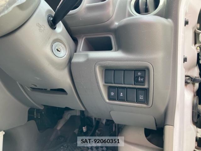 Nissan CLIPPER 2018-09 7618972-17