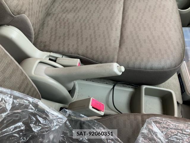 Nissan CLIPPER 2018-09 7618972-18