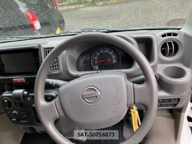 Nissan CLIPPER 2023-04 7963116-11
