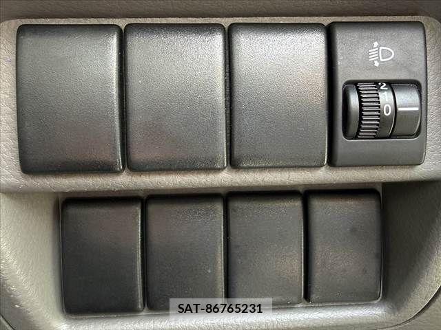 Nissan CLIPPER 2016-07 8037395-4