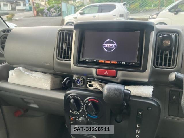 Nissan CLIPPER 2015-08 8100982-19