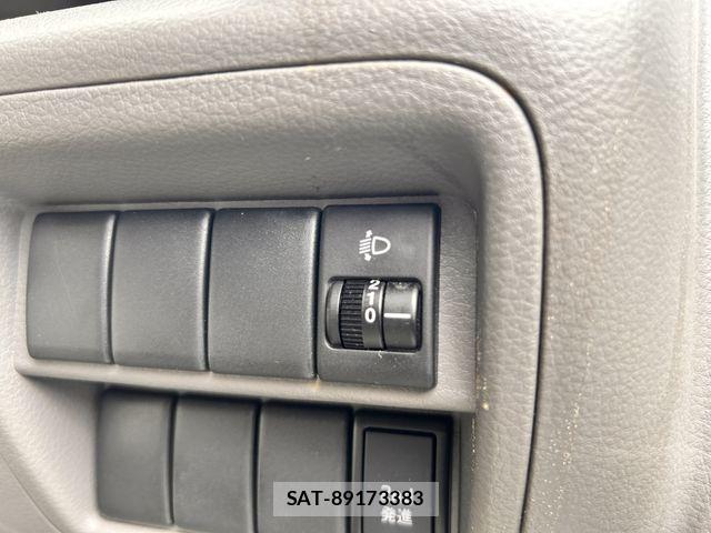 Nissan CLIPPER 2018-04 8100978-9