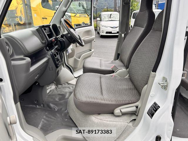 Nissan CLIPPER 2018-04 8100978-12