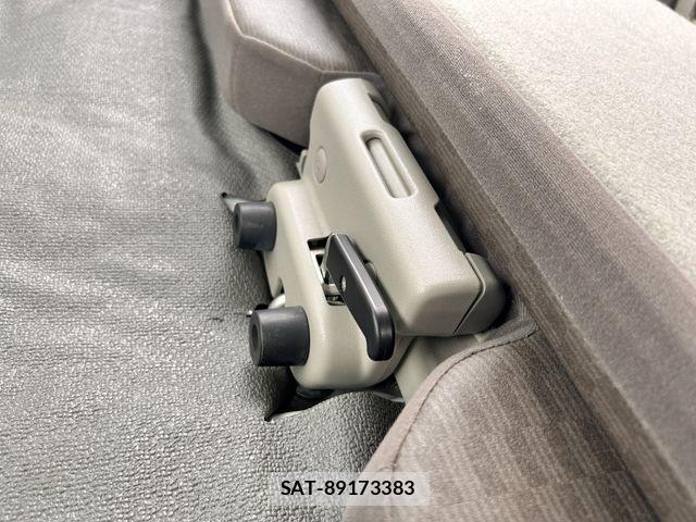 Nissan CLIPPER 2018-04 8100978-17