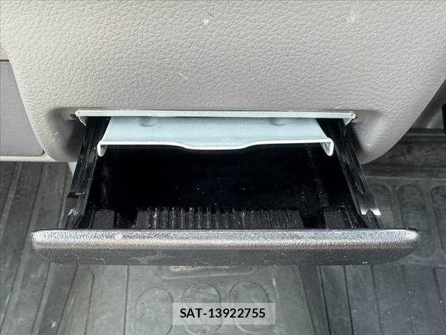 Nissan CLIPPER 2016-07 8131727-24