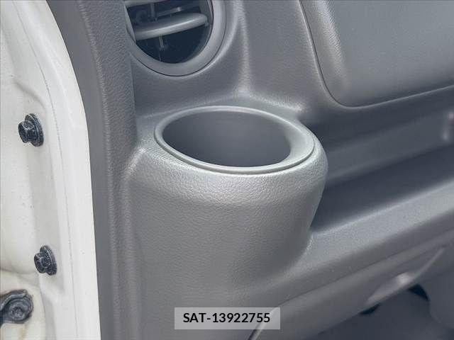 Nissan CLIPPER 2016-07 8131727-29