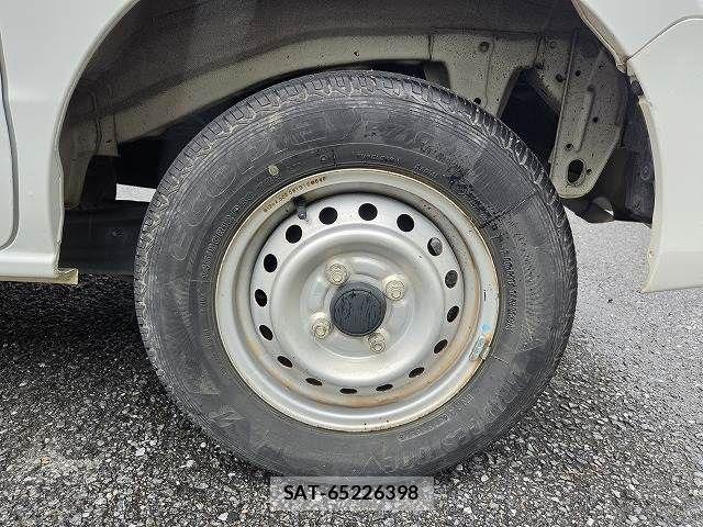 Nissan CLIPPER 2016-06 8414139-26