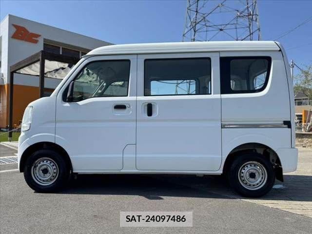 Nissan CLIPPER 2017-06 8563058-10
