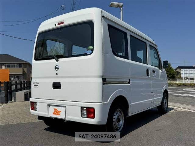 Nissan CLIPPER 2017-06 8563058-14