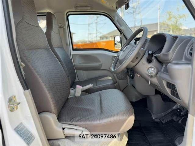 Nissan CLIPPER 2017-06 8563058-15