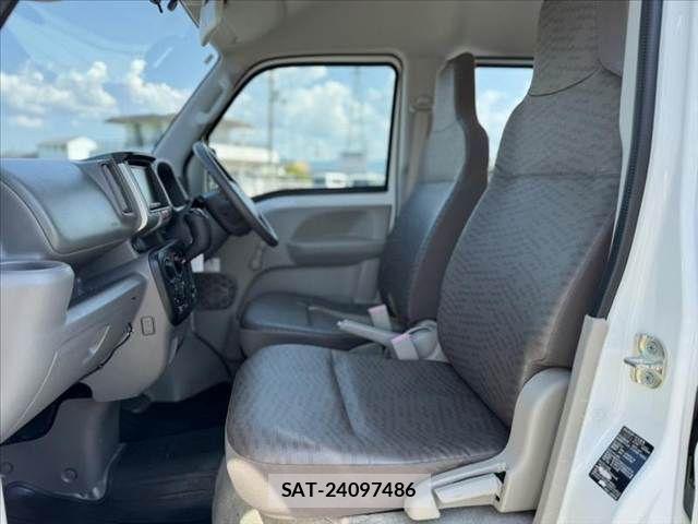 Nissan CLIPPER 2017-06 8563058-16
