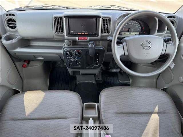 Nissan CLIPPER 2017-06 8563058-1