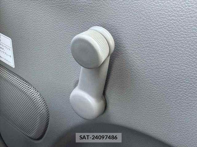 Nissan CLIPPER 2017-06 8563058-27