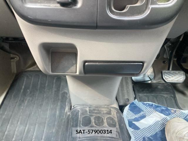 Nissan CLIPPER 2019-05 8628208-18