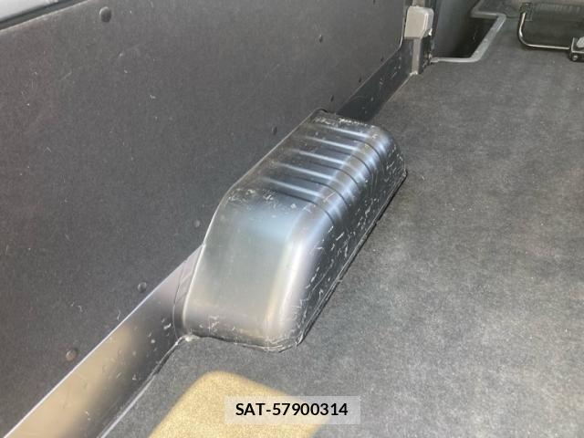 Nissan CLIPPER 2019-05 8628208-5