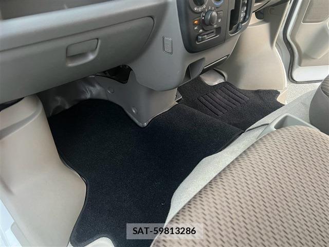Nissan CLIPPER 2017-06 8744957-22