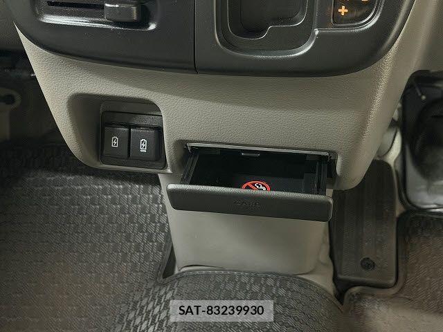 Nissan CLIPPER 2022-08 8830914-11